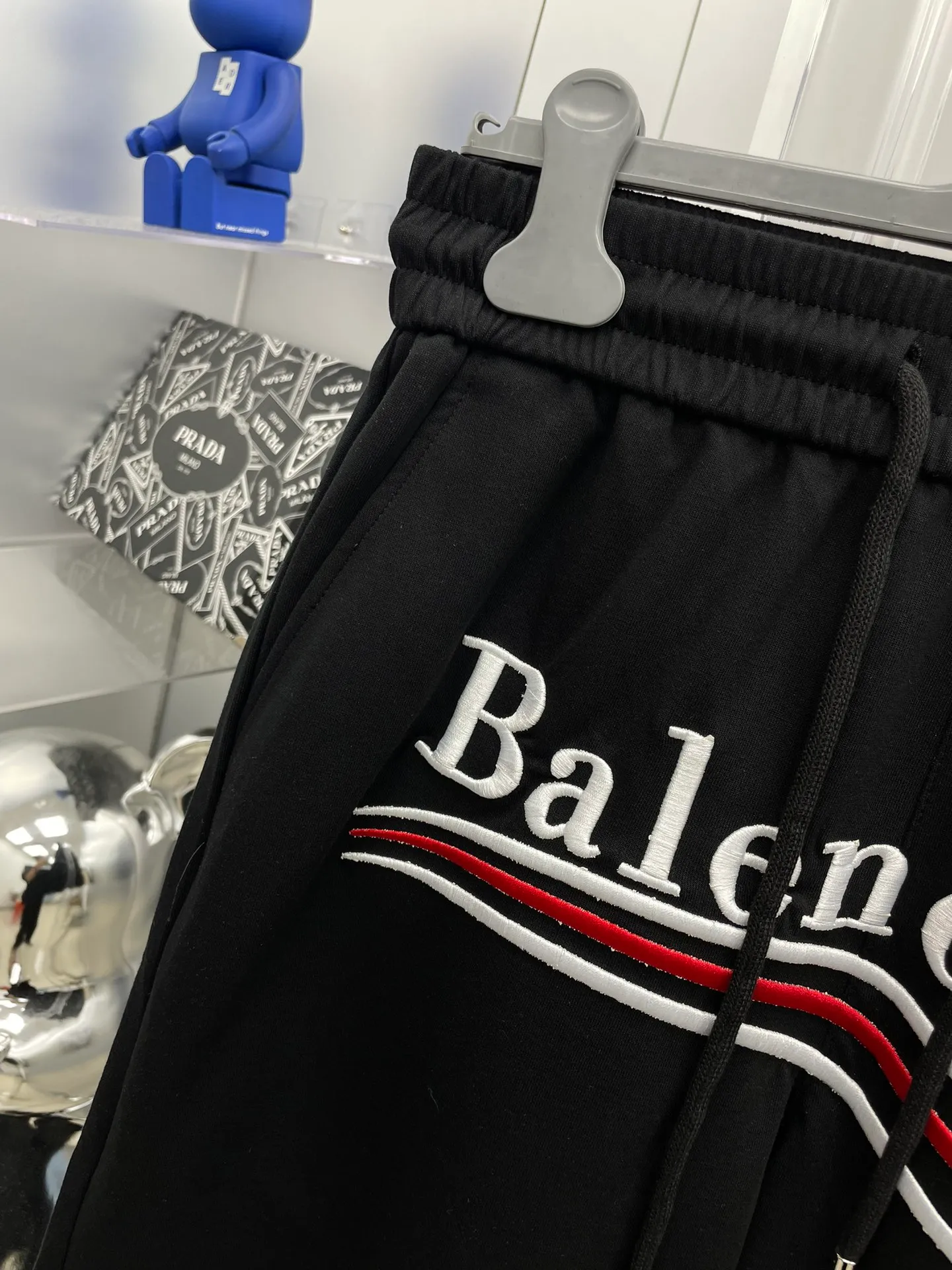 Bal* Paris Coke 2026 Summer New Arrival letter LOGO shorts D High-end custom Breathable fabric Breathable stretch comfort is extremely high, the details are impeccable, top-grade accessories, original logo design concept, delicate and soft feel! The upper body fit is awesome! Size: M-XXXL Please state your height and weight when ordering